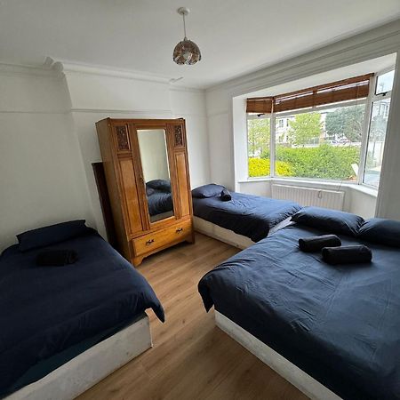 Big Family Room In Room At 2 Iveragh Rd-4 Dublin Exterior photo